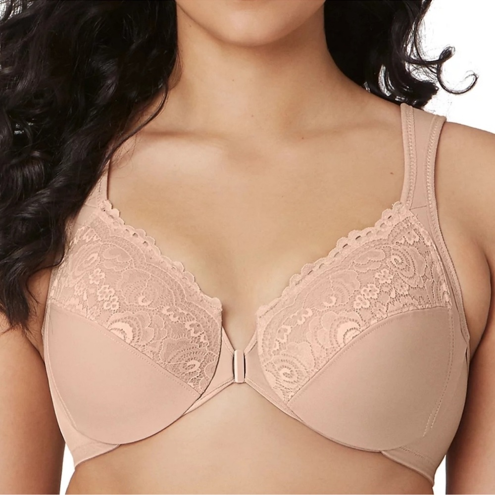 Elegant Lace Front-Close Bra - Tan